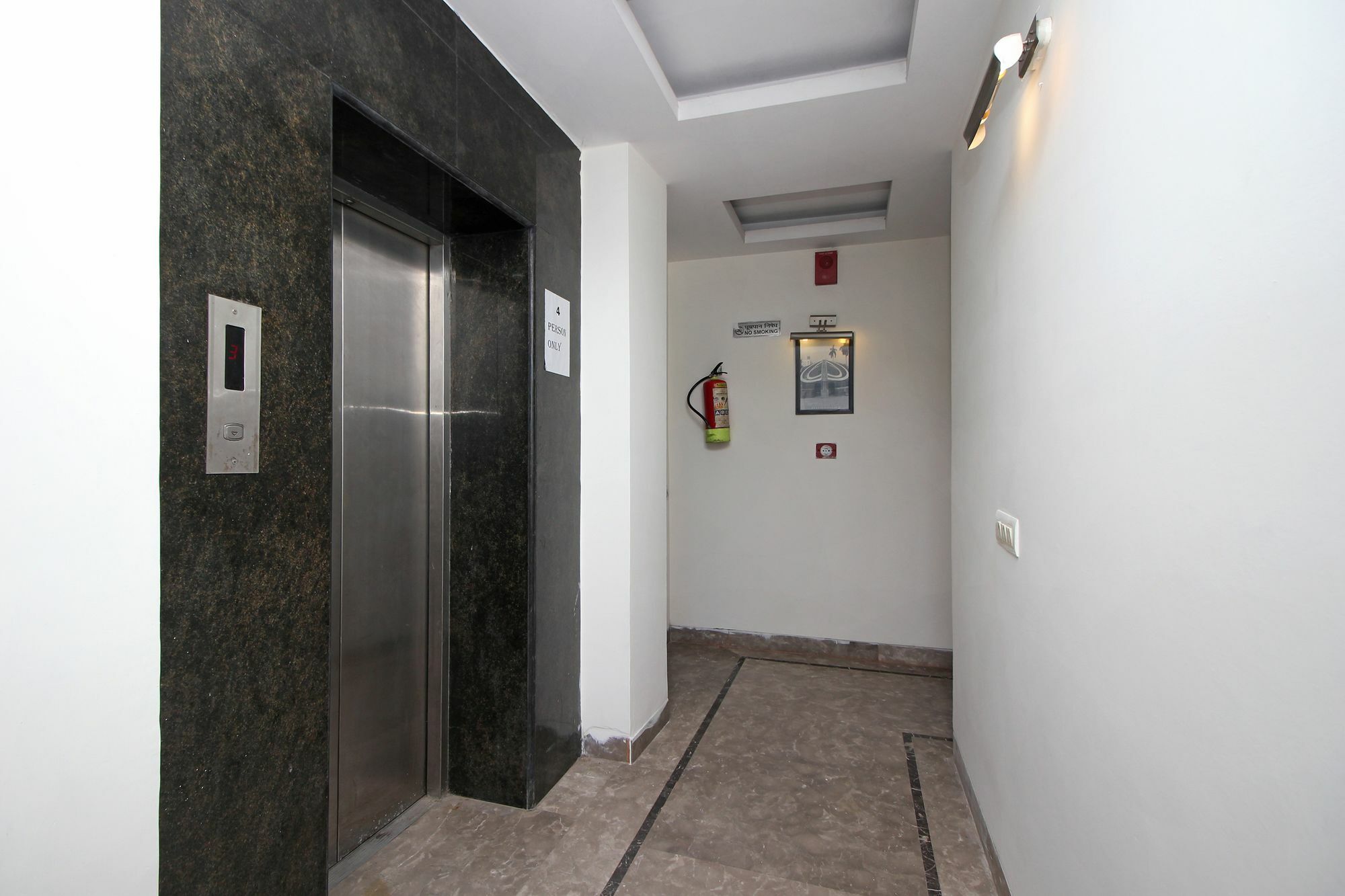 Oyo 9030 Hotel Delhi Airport Plaza New Delhi Eksteriør billede