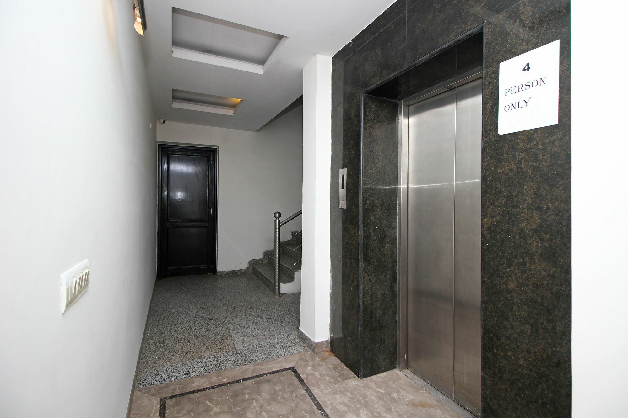 Oyo 9030 Hotel Delhi Airport Plaza New Delhi Eksteriør billede